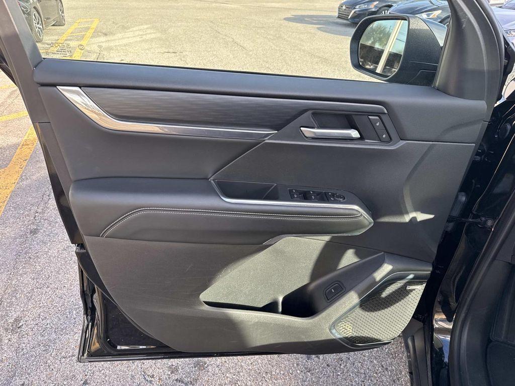 used 2025 GMC Acadia car, priced at $33,133