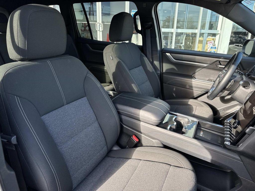 used 2025 GMC Acadia car, priced at $33,133