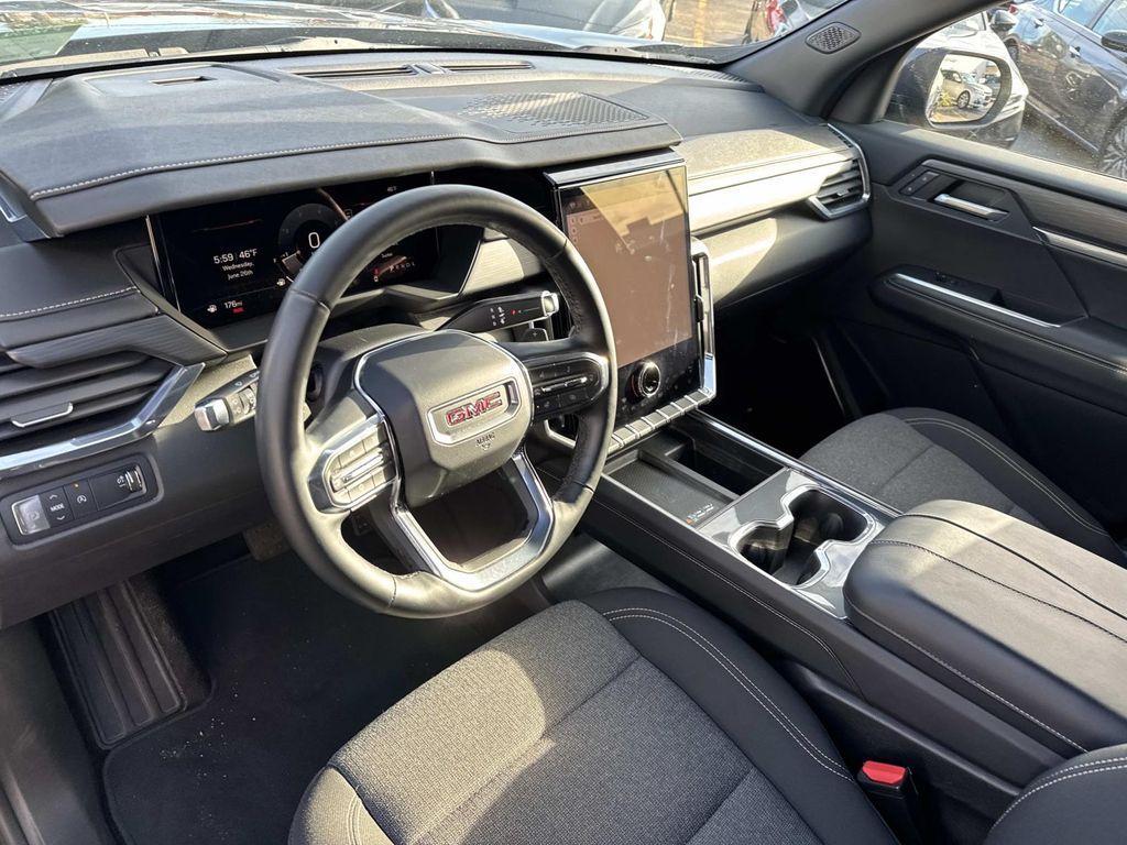 used 2025 GMC Acadia car, priced at $33,133