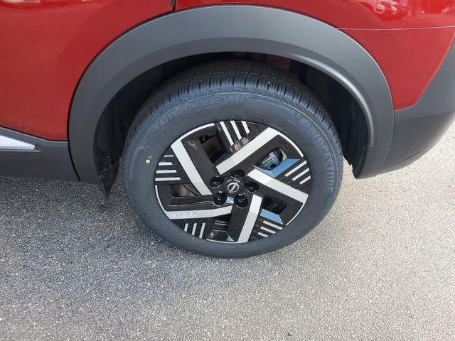 new 2025 Nissan Kicks car, priced at $25,100