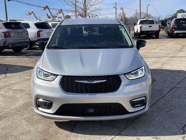 used 2024 Chrysler Pacifica car, priced at $23,390