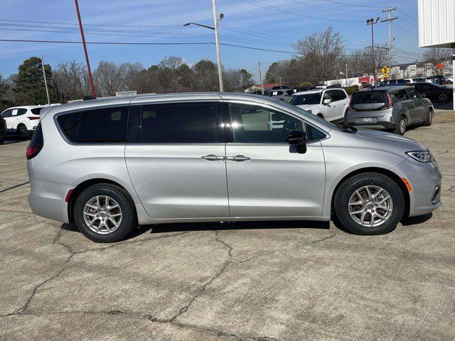 used 2024 Chrysler Pacifica car, priced at $23,390