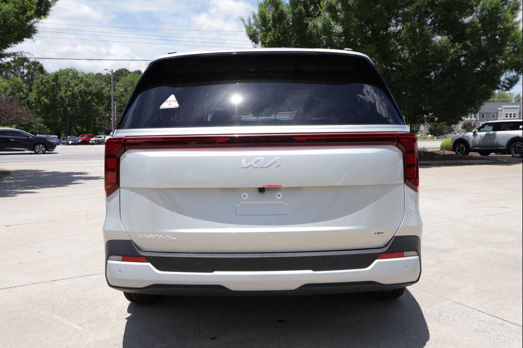 new 2026 Kia Carnival Hybrid car, priced at $44,322