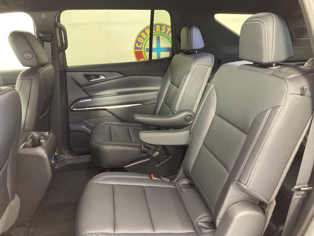 new 2026 Chevrolet Traverse car, priced at $47,060
