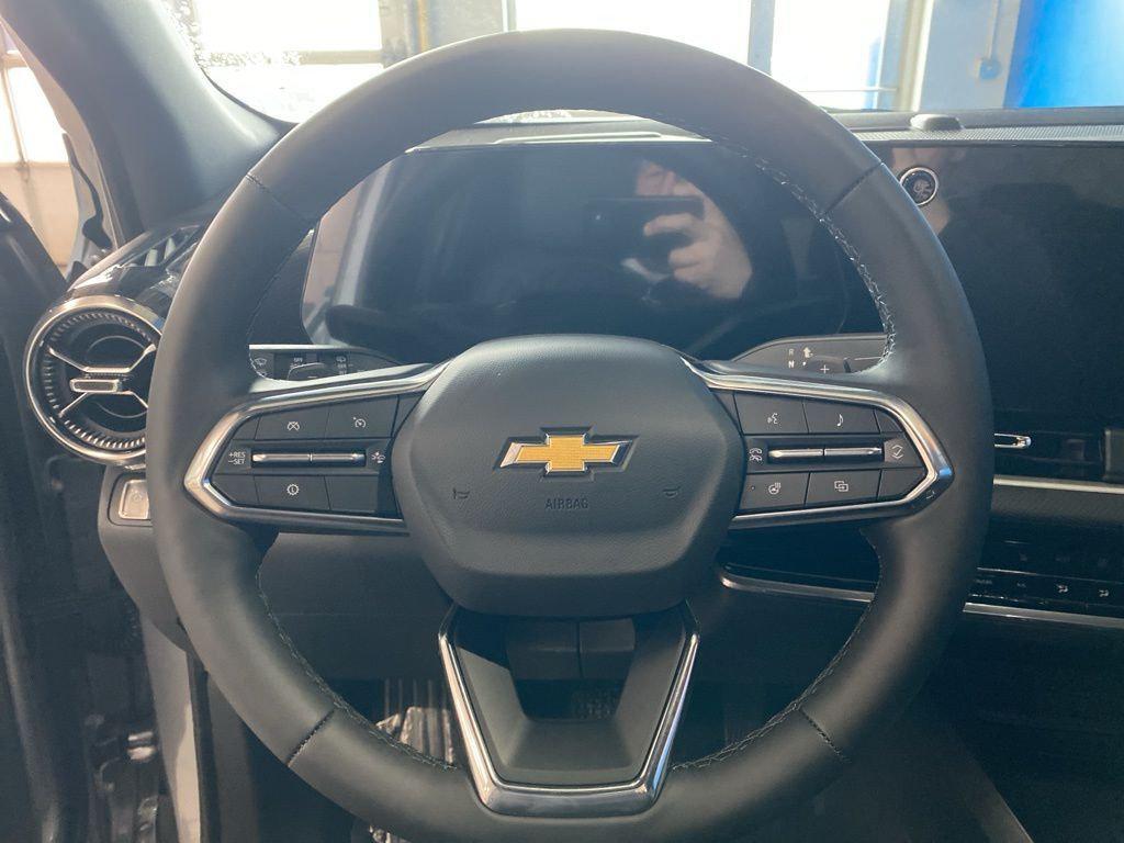 new 2026 Chevrolet Equinox car, priced at $32,920