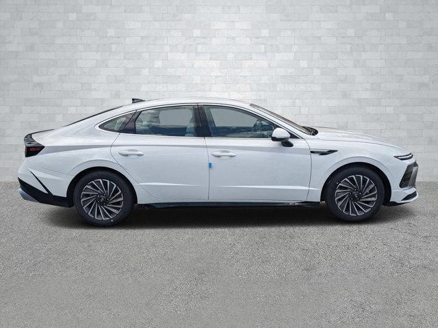 new 2025 Hyundai Sonata Hybrid car, priced at $30,820
