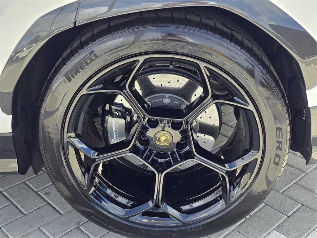 used 2024 Lamborghini Urus car, priced at $299,990