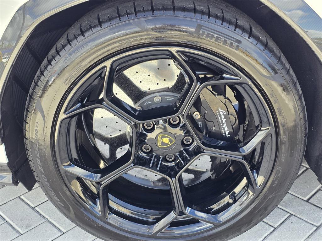 used 2024 Lamborghini Urus car, priced at $299,990