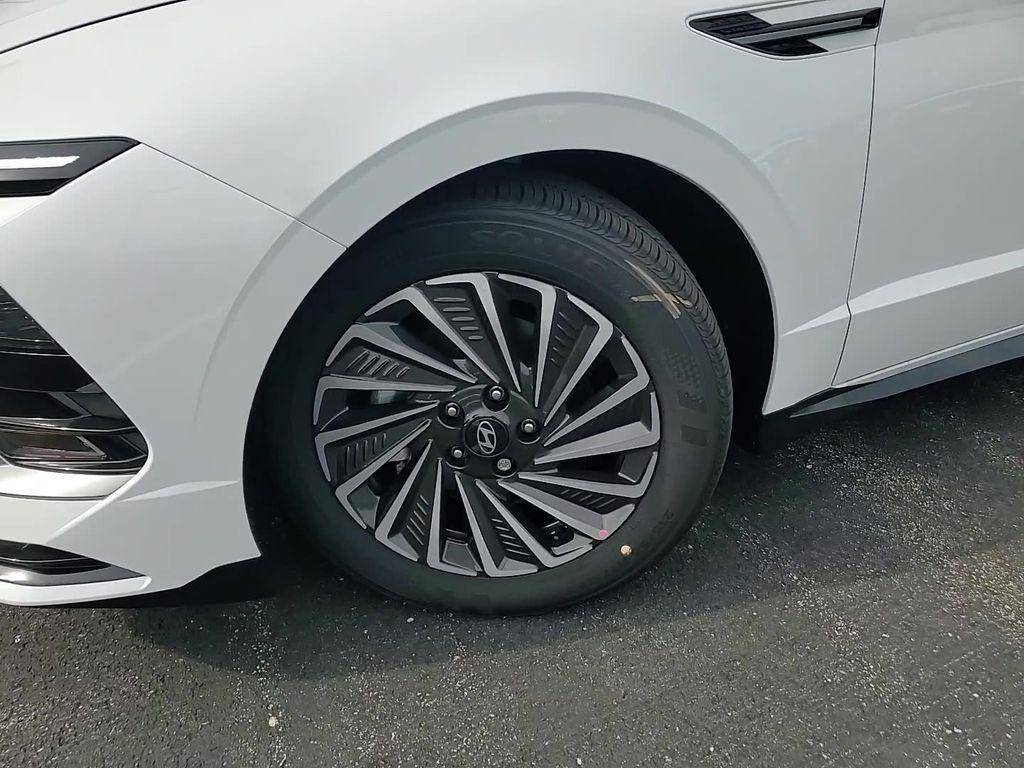 new 2025 Hyundai Sonata Hybrid car, priced at $29,623