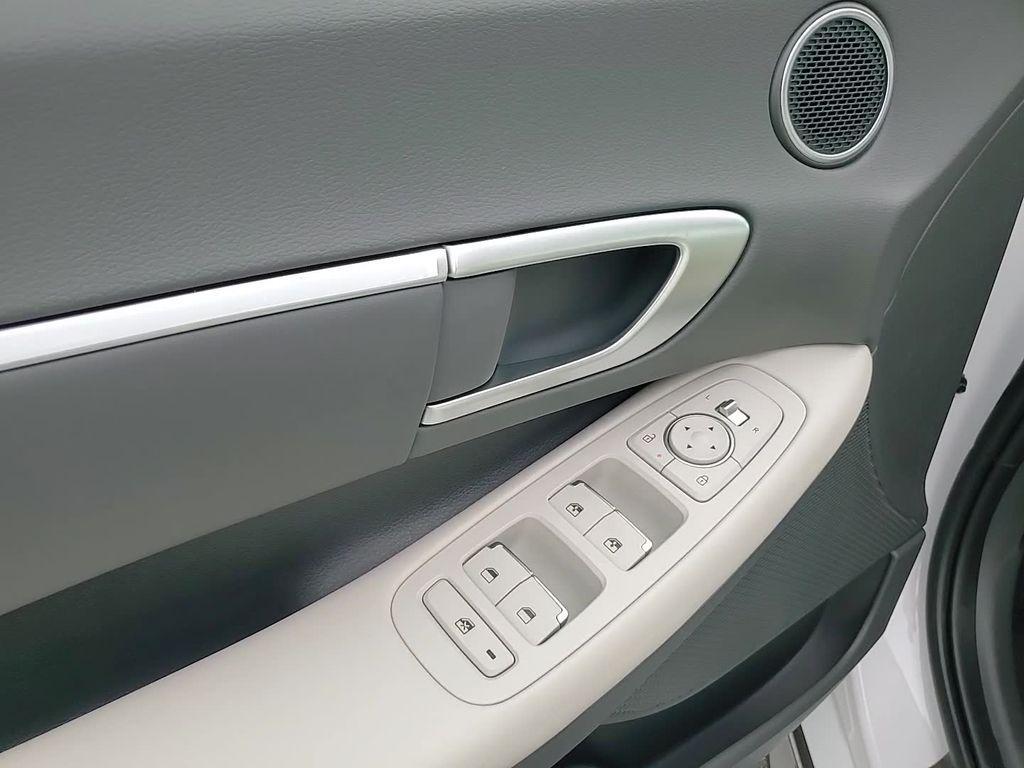 new 2025 Hyundai Sonata Hybrid car, priced at $29,623