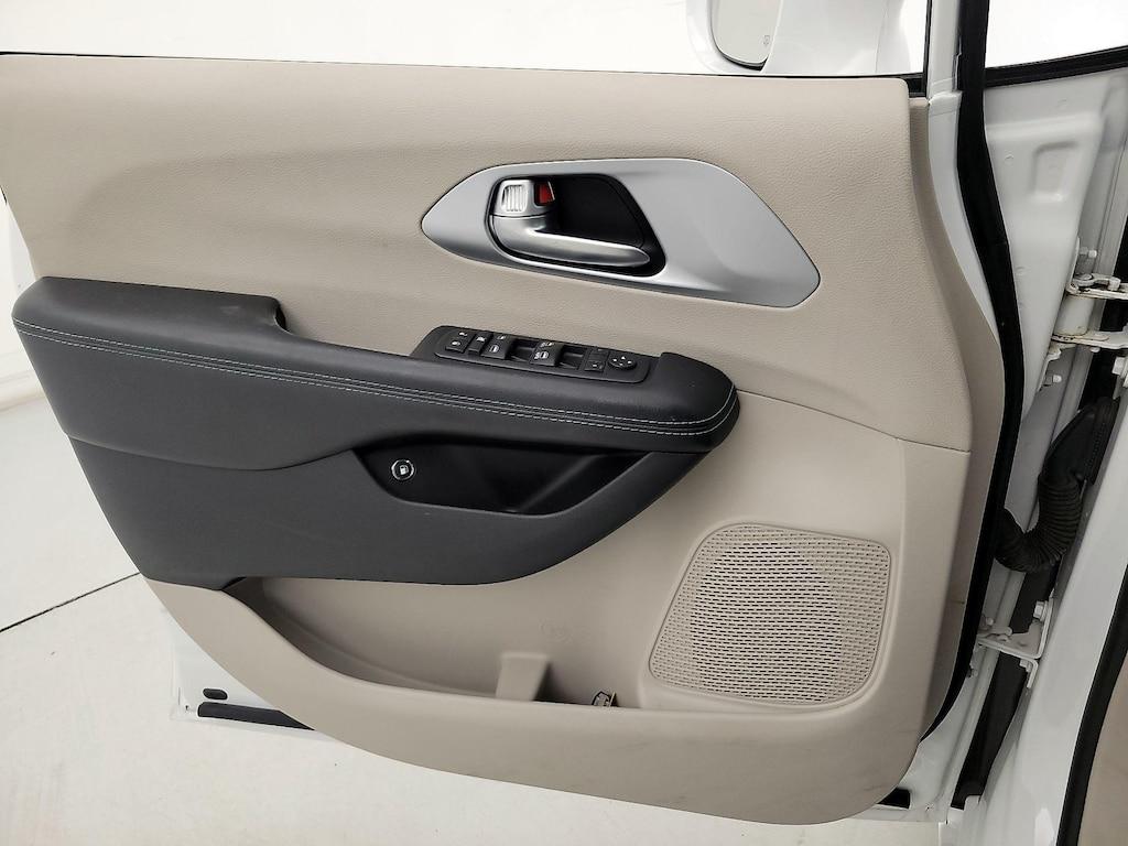 used 2017 Chrysler Pacifica Hybrid car, priced at $22,998