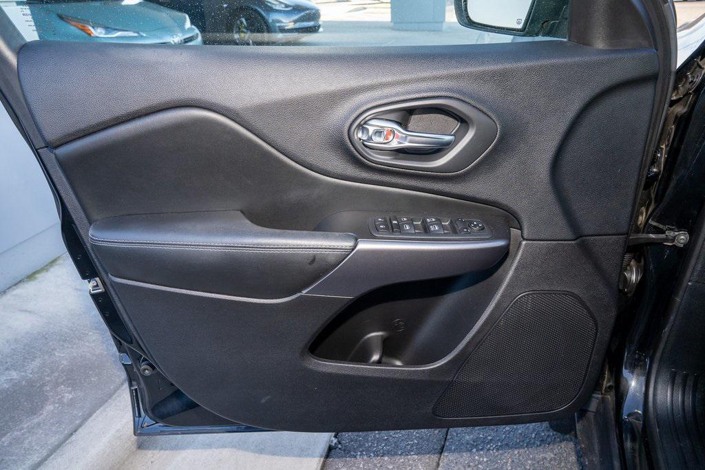 used 2020 Jeep Cherokee car, priced at $15,713