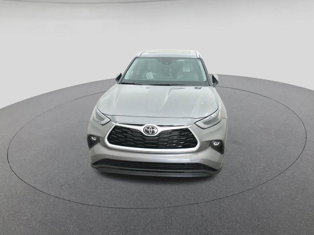 new 2026 Toyota Highlander Hybrid car, priced at $51,560