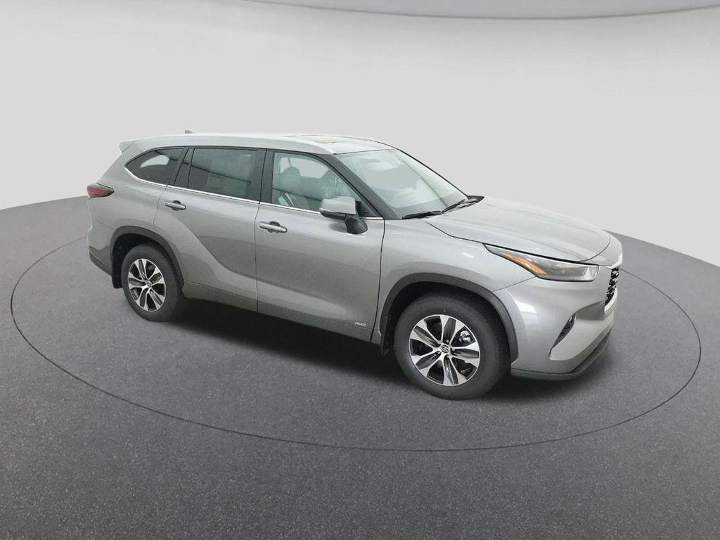 new 2026 Toyota Highlander Hybrid car, priced at $51,560