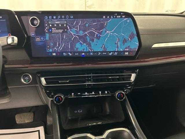 used 2025 Chevrolet Traverse car, priced at $48,994