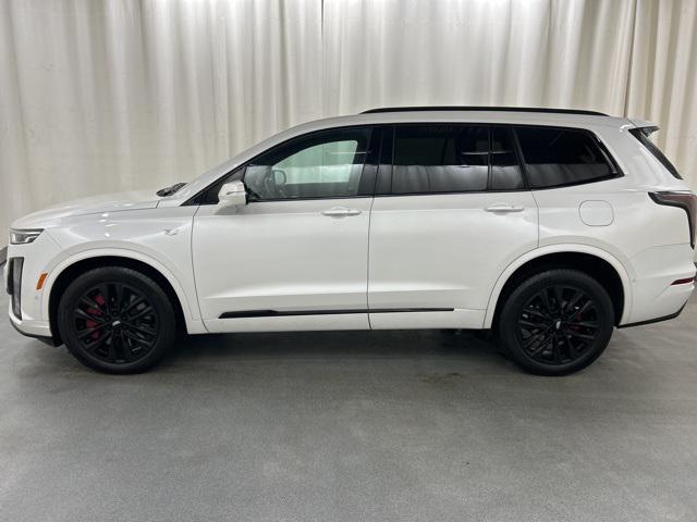 used 2024 Cadillac XT6 car, priced at $44,444