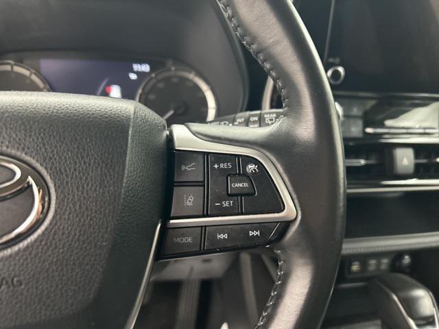 used 2024 Toyota Highlander car, priced at $31,994