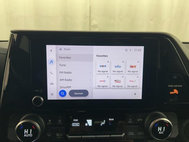 used 2024 Toyota Highlander car, priced at $31,994