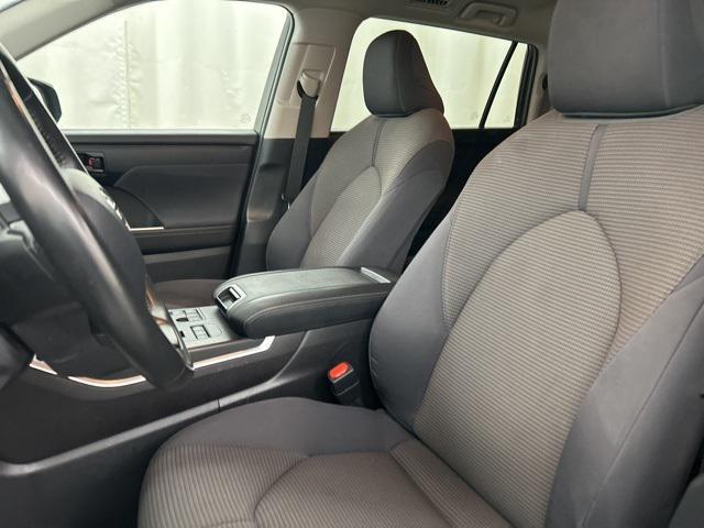 used 2024 Toyota Highlander car, priced at $31,994