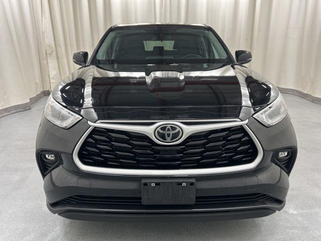 used 2024 Toyota Highlander car, priced at $31,994