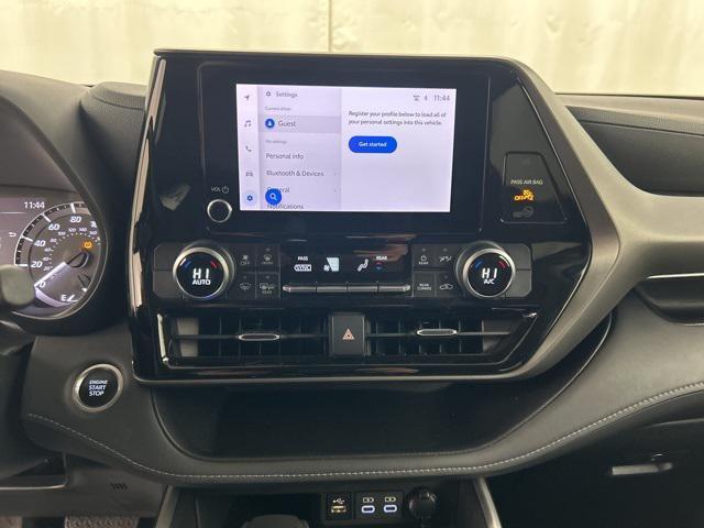 used 2024 Toyota Highlander car, priced at $31,994