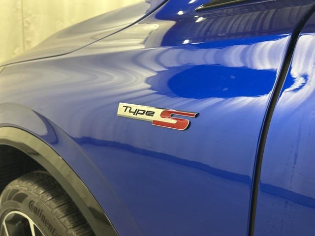 used 2025 Acura MDX car, priced at $64,994