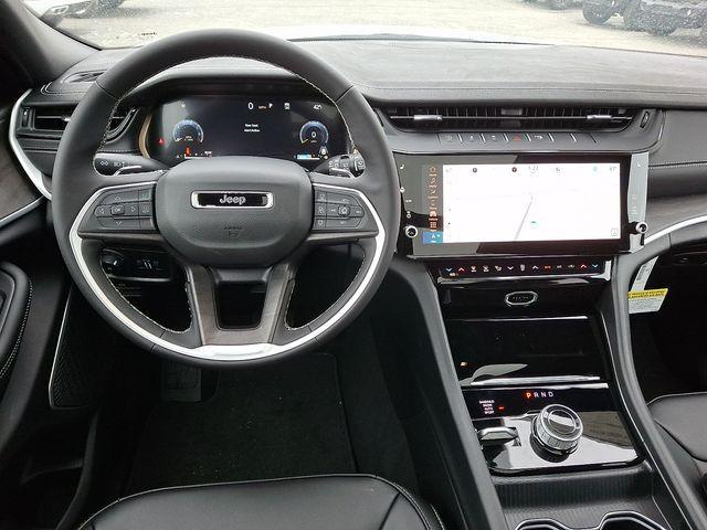 new 2026 Jeep Grand Cherokee car, priced at $49,580