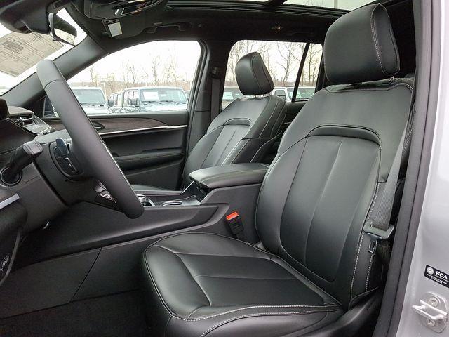 new 2026 Jeep Grand Cherokee car, priced at $49,580