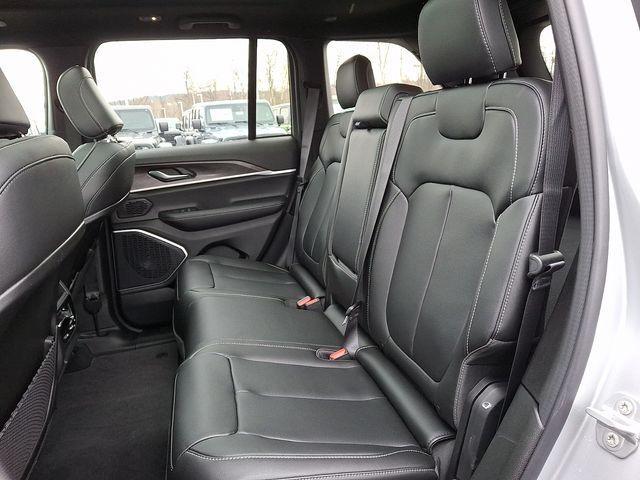 new 2026 Jeep Grand Cherokee car, priced at $49,580