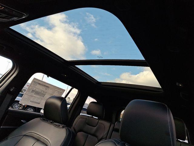 new 2025 Jeep Grand Cherokee car, priced at $50,118