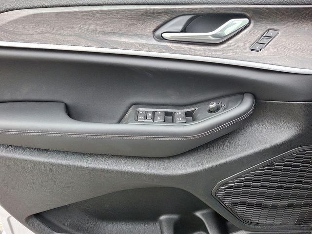 new 2025 Jeep Grand Cherokee car, priced at $45,955