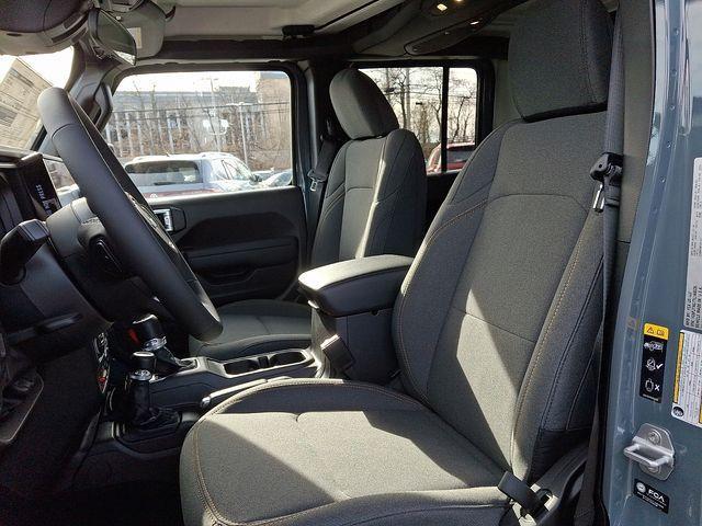 new 2026 Jeep Gladiator car, priced at $48,271