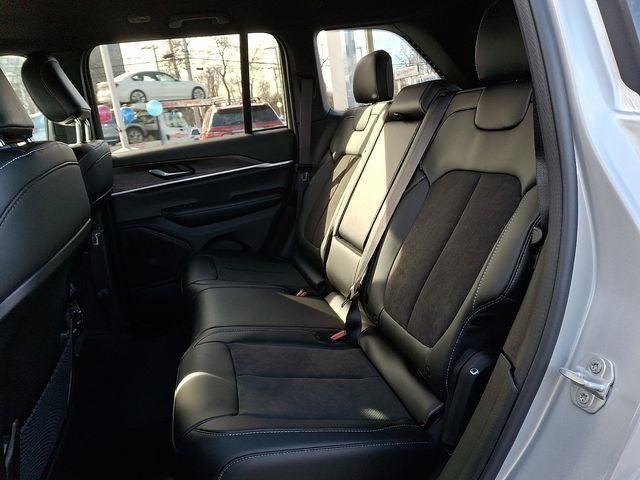 new 2026 Jeep Grand Cherokee car, priced at $48,550