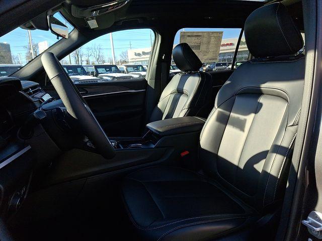 new 2025 Jeep Grand Cherokee L car, priced at $51,901