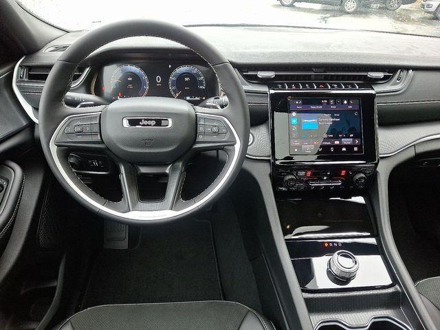 new 2025 Jeep Grand Cherokee car, priced at $42,804