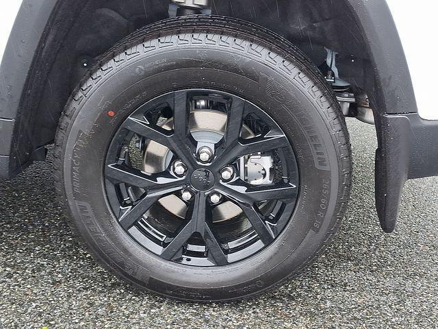 new 2025 Jeep Grand Cherokee car, priced at $42,804