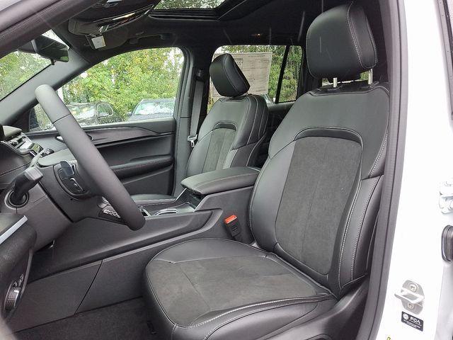 new 2025 Jeep Grand Cherokee car, priced at $42,804