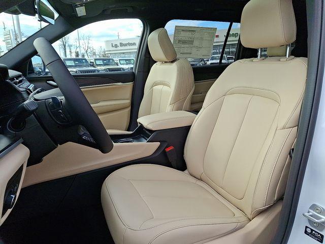 new 2025 Jeep Grand Cherokee L car, priced at $49,275