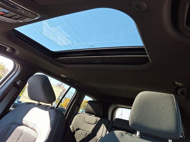 new 2025 Jeep Grand Cherokee car, priced at $38,502