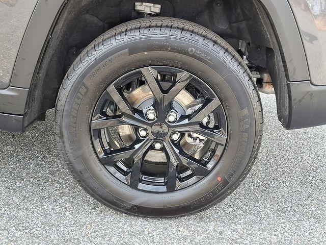 new 2026 Jeep Grand Cherokee car, priced at $48,025