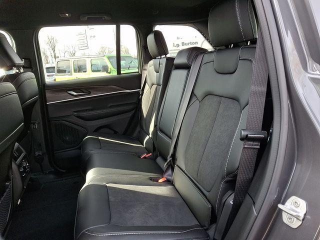 new 2026 Jeep Grand Cherokee car, priced at $48,025