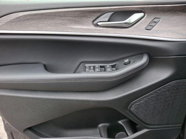 new 2025 Jeep Grand Cherokee L car, priced at $51,811