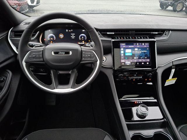 new 2025 Jeep Grand Cherokee car, priced at $48,553
