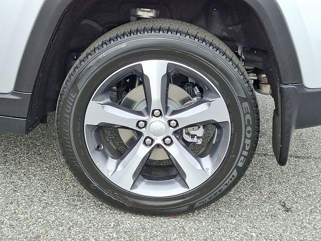 new 2025 Jeep Grand Cherokee car, priced at $48,021