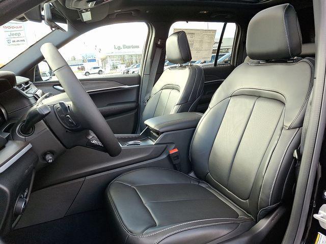 new 2025 Jeep Grand Cherokee car, priced at $50,654