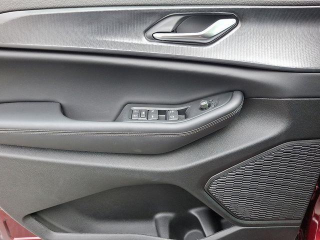 new 2025 Jeep Grand Cherokee car, priced at $43,928