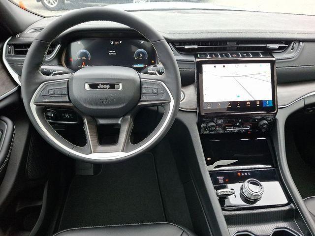 new 2025 Jeep Grand Cherokee car, priced at $51,500