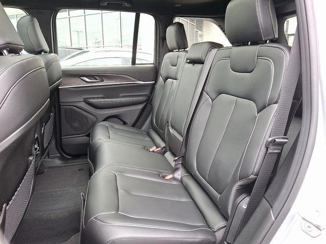 new 2025 Jeep Grand Cherokee car, priced at $51,500