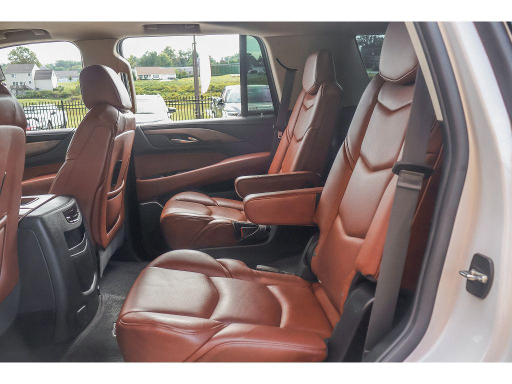 used 2019 Cadillac Escalade car, priced at $35,975