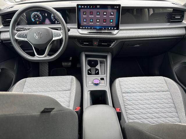 used 2025 Volkswagen Tiguan car, priced at $24,910